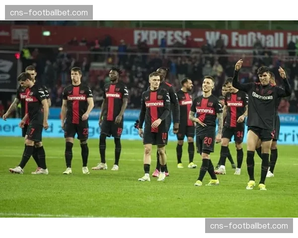 红牌改变战局，十人沃尔夫斯堡1-3不敌勒沃库森